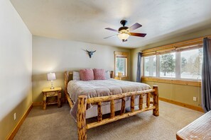 3 slaapkamers, een strijkplank/strijkijzer, internet, beddengoed