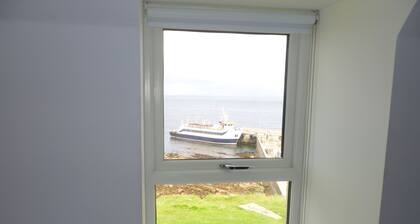 A john o'groat that sleeps 2 guests in 1 bedroom
