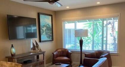 Apt 12: Stunning 2-bed 2-bath Apt Steps to Beach