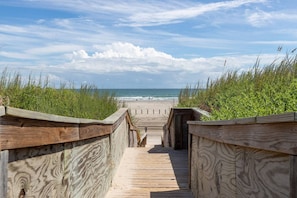 Una playa cerca