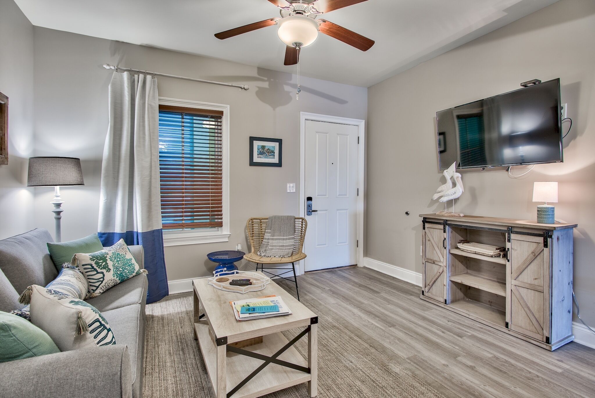 SALT RIM • CARILLON BEACH • Lakeview, 4 Pools, Beach <10min walk, towels/chairs