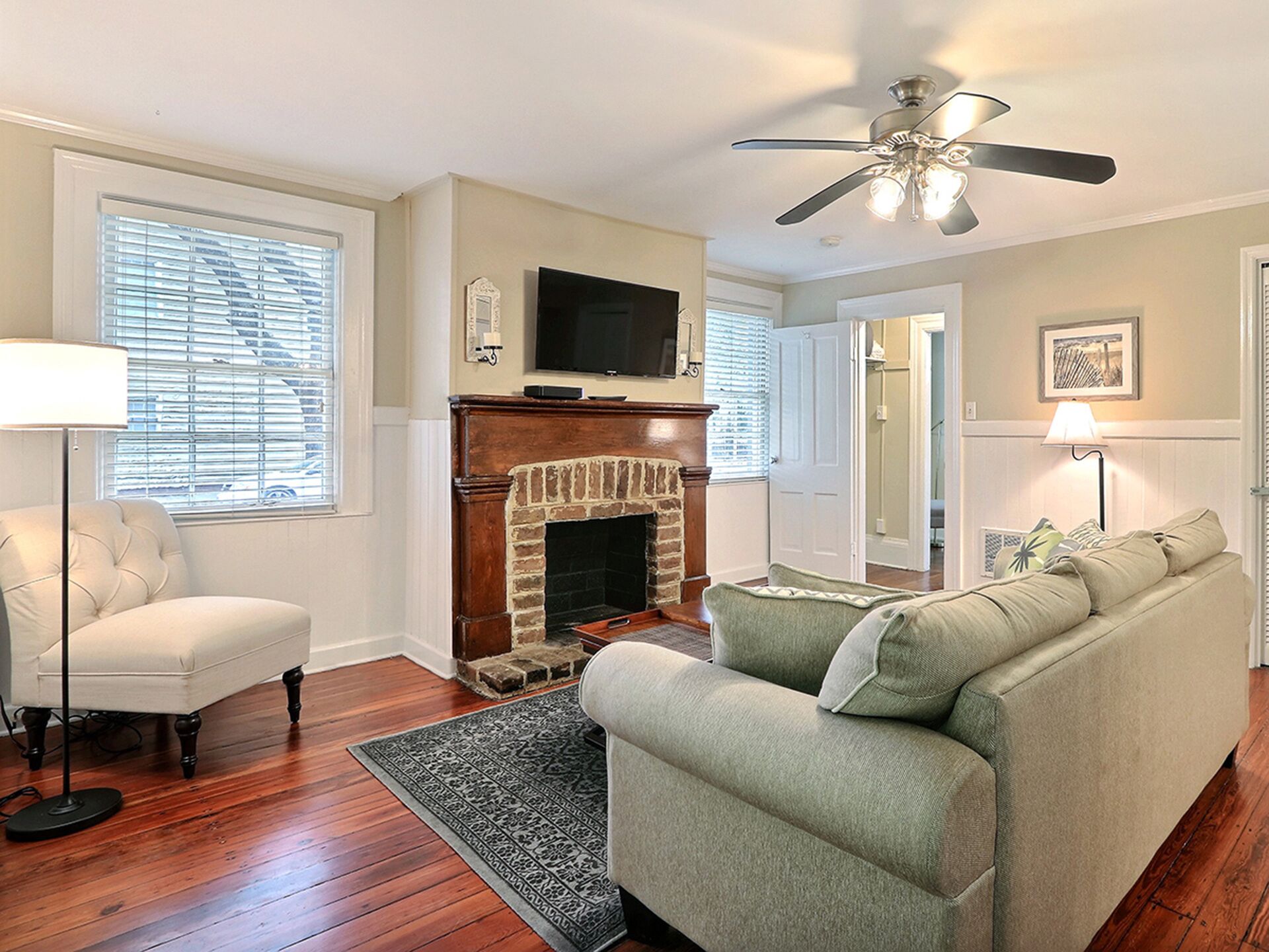 Cozy Condo with Private Patio 1 Block to Forsyth Park