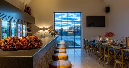 Villa confortable avec piscine intérieure et sauna infrarouge.