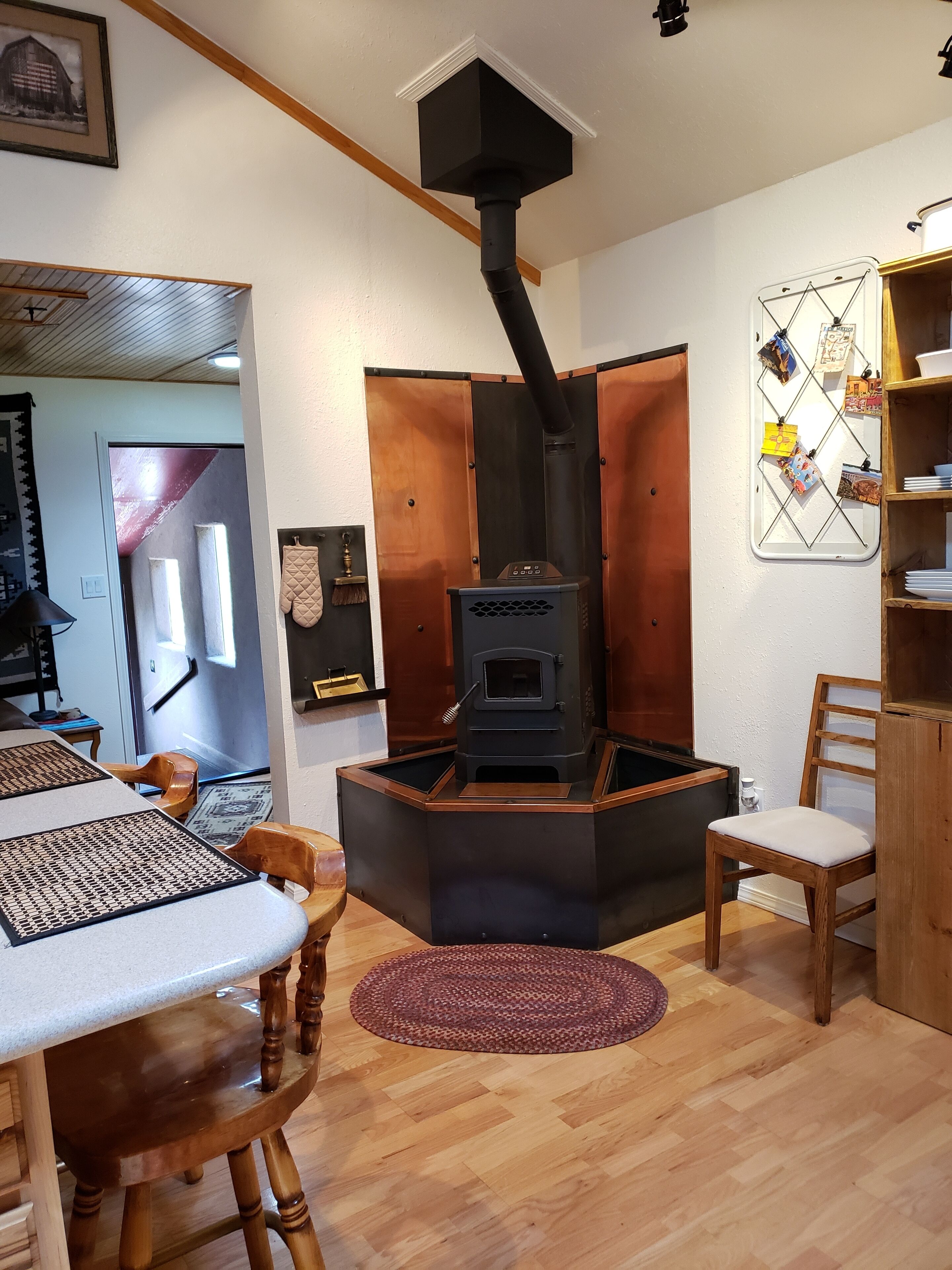 Get away to the cool mountains and relax at the Cuddle Cottage! Double occupancy