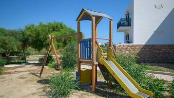 Tempat bermain anak - outdoor