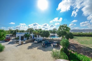 Parking - Plaka Camping Naxos (Naxos)