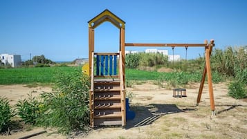 Área de juegos infantiles al aire libre