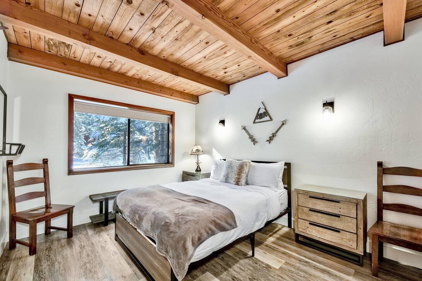 5 chambres, lit parapluie, Wi-Fi, draps fournis