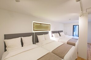 2 bedrooms, blackout drapes, free WiFi, bed sheets - Grandouce Kozu (Osaka)