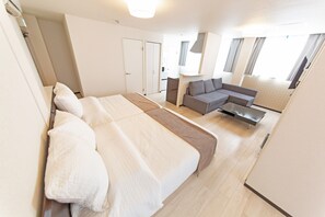 1 bedroom, desk, laptop workspace, blackout curtains - Grandouce Osakajo Kitazume (Osaka)