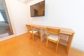 Studio | Laptop workspace, blackout drapes, free WiFi, bed sheets - Grandouce Uehonmachi (Osaka)