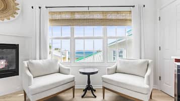 Romantic Studio Suite, 1 King Bed, Ocean View (Non-Pet Room) | 1 bedroom, premium bedding, free minibar items, individually decorated