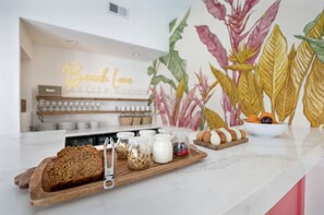 Free daily continental breakfast 