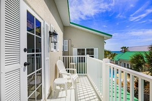 Deluxe Studio Suite, 1 King Bed, Balcony, Partial Ocean View (Non-Pet Room) | Terrace/patio - Island Cottage Inn - Adults Only (Flagler Beach)