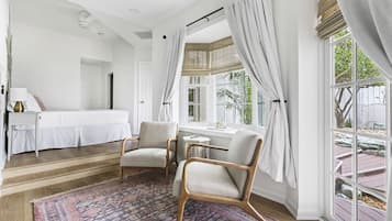 ห้องพรีเมียมสตูดิโอสวีท, เตียงคิงไซส์ 1 เตียง, วิวสวน | 1 ห้องนอน, เครื่องนอนระดับพรีเมียม, มินิบาร์ฟรีบางอย่าง