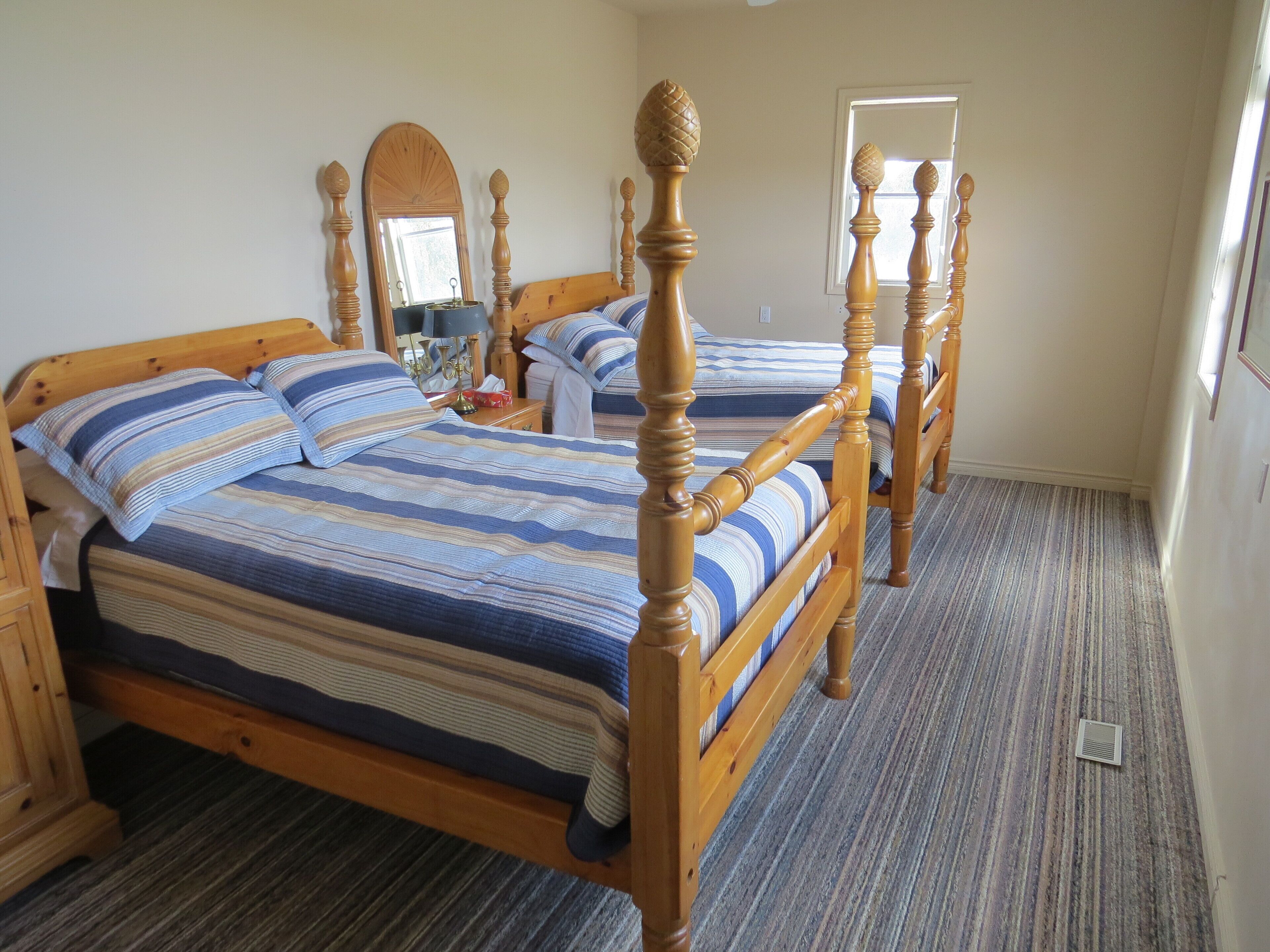 Spacious & Beautiful Country Retreat - 2hrs frm Toronto