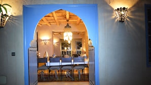 Breakfast, lunch and dinner served - Kasbah Gousteau (Sidi Borja)