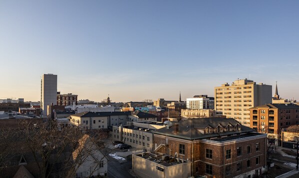 City view from property - Hotel Chauncey Iowa City, Tapestry Collection by Hilton (Iowa City)