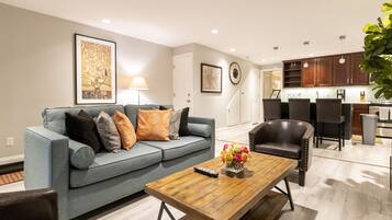 Smart TV, Netflix, streaming services