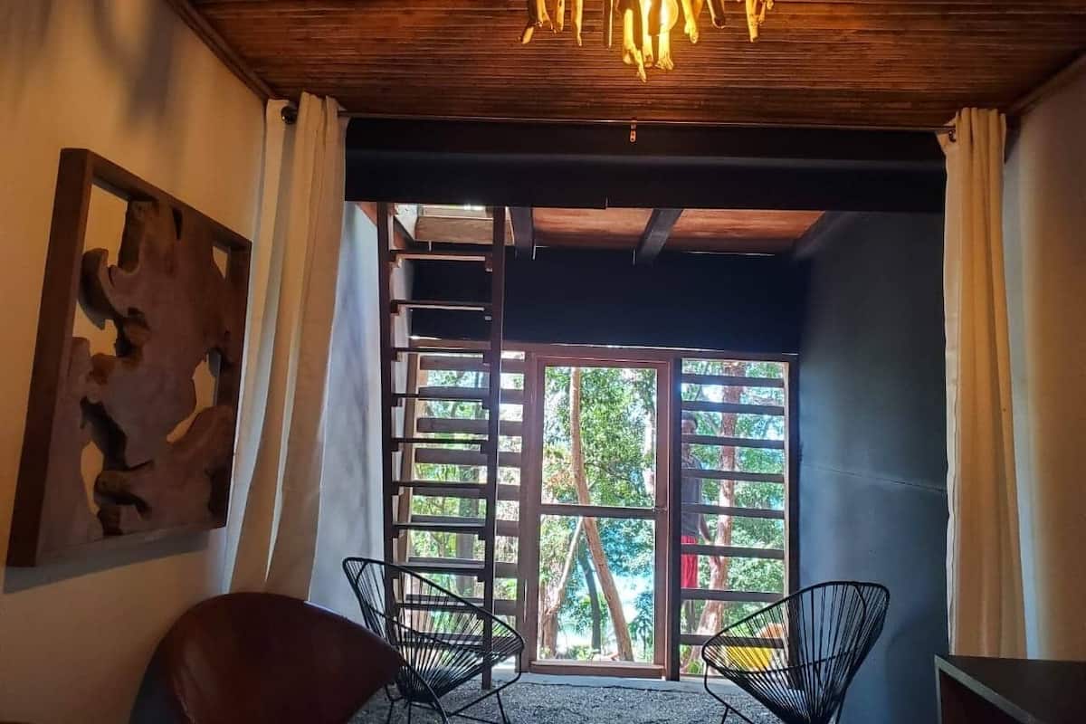 Eenvoudig huisje | 1 slaapkamer, luxe beddengoed, individueel gedecoreerd