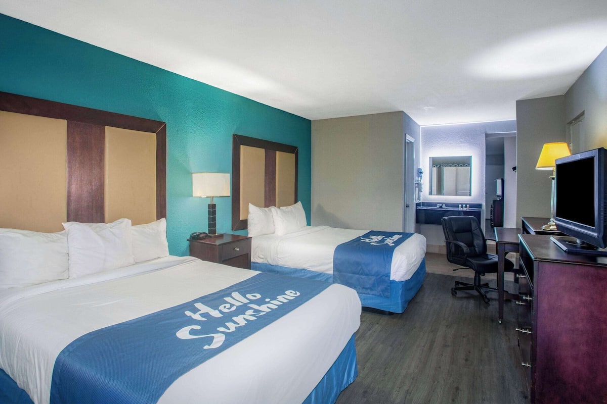 Studio Suite, 2 Queen Beds, Non Smoking | Desk, laptop workspace, free WiFi, bed sheets