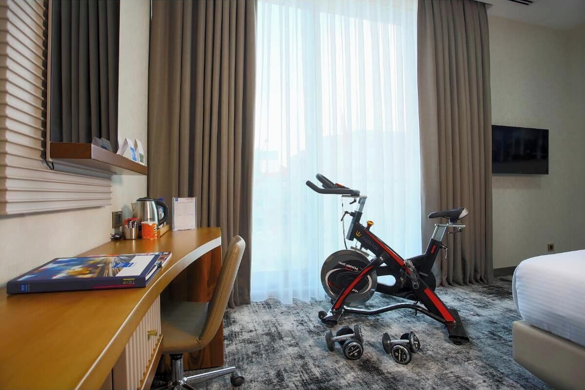 1 chambre, minibar, coffres-forts dans les chambres, bureau