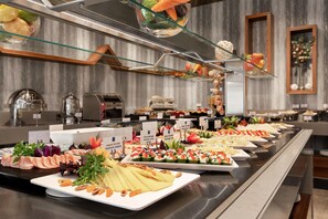 Desayuno buffet todos los días (con cargo)
