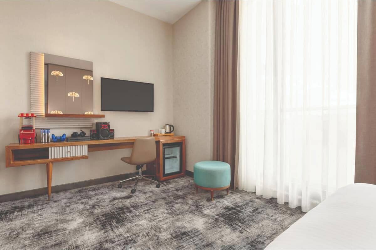 1 chambre, minibar, coffres-forts dans les chambres, bureau