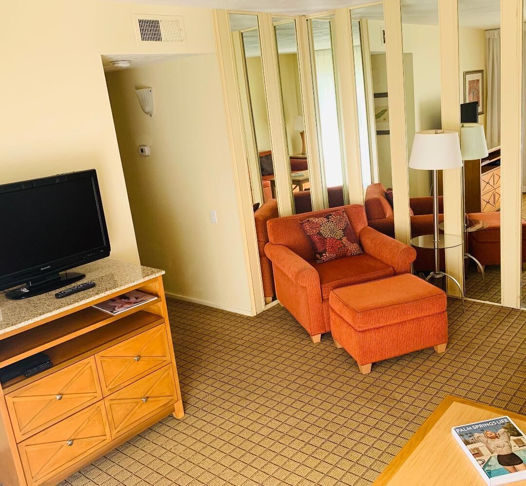 Palm Springs Two Bedroom Condo located near Old Las Palmas