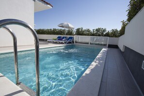 Outdoor pool - Beautiful 4 bedroom villa with sea view (Makarska)