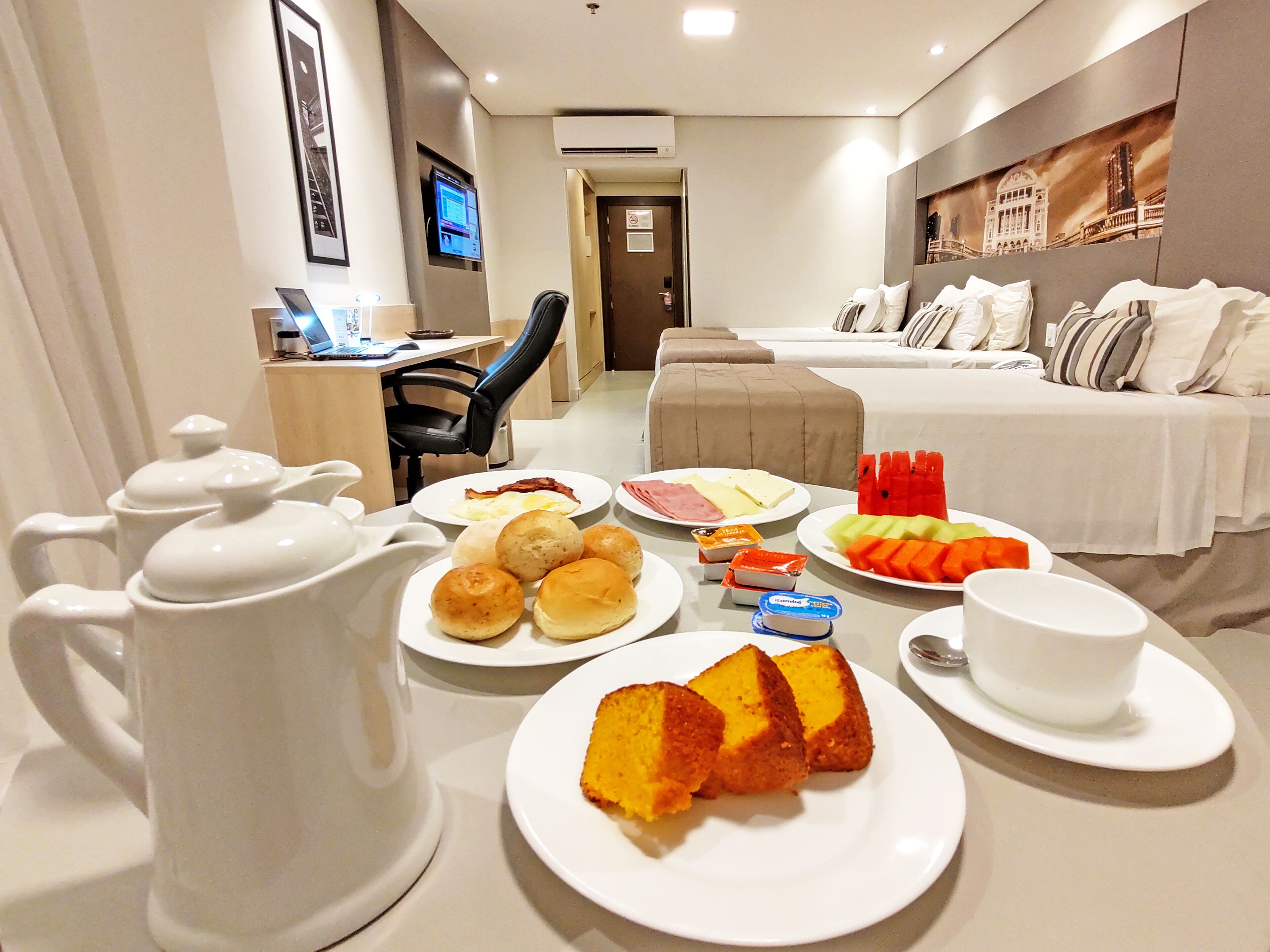 Free buffet breakfast 