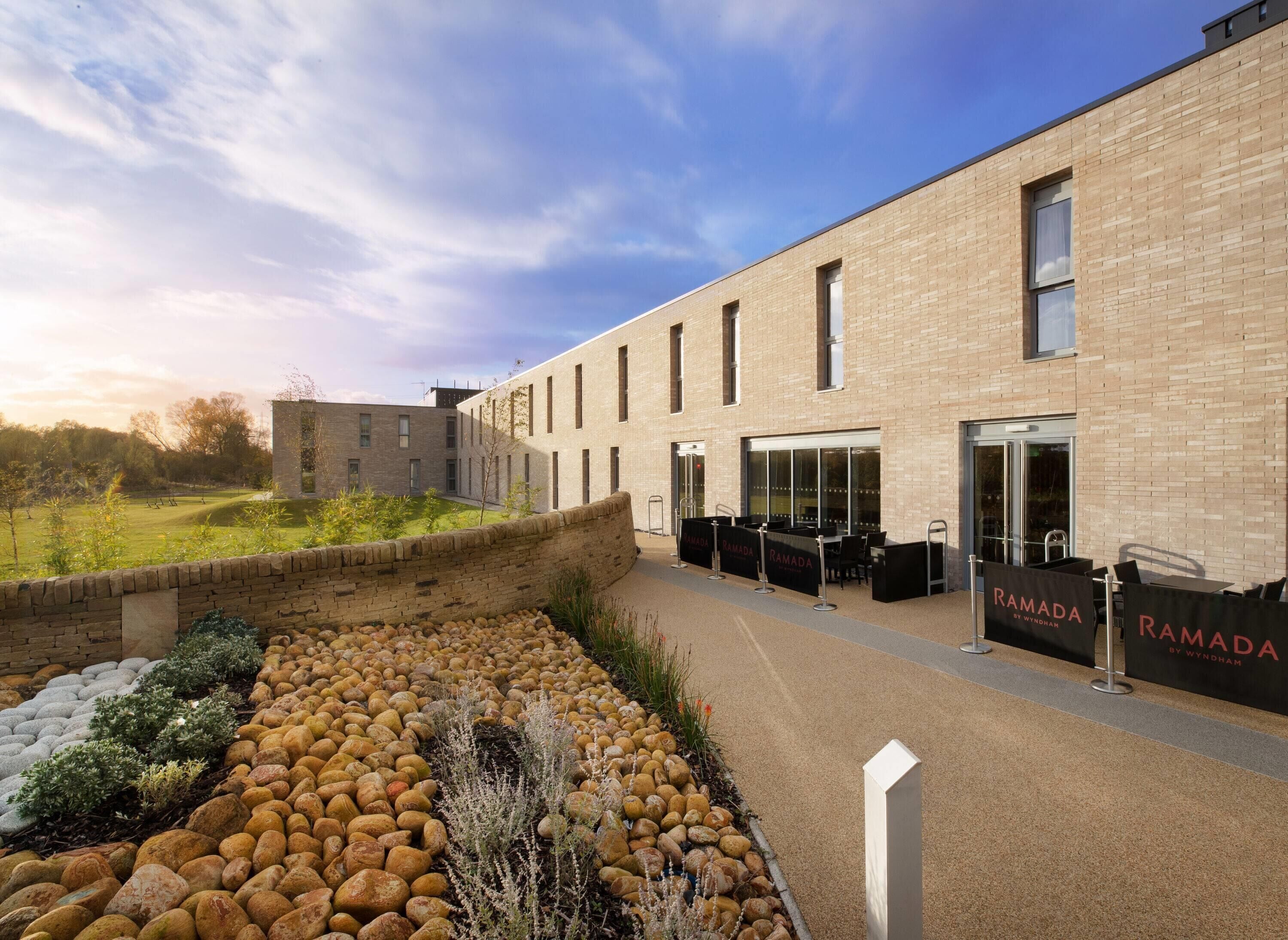 Foto - Ramada by Wyndham Leeds East