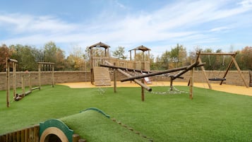 Área de juegos infantiles al aire libre