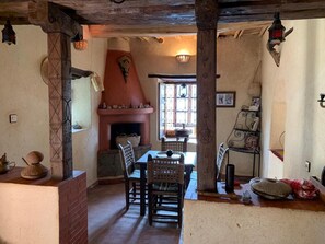 供應早餐、午餐、晚餐；摩洛哥菜