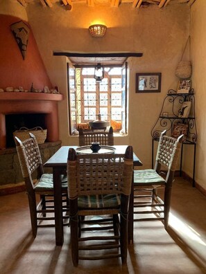 Free daily local cuisine breakfast - Dar Tamonte (Imgdal)