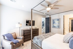 Townhouse, flere senger (Cliffside Retreat) | 4 soverom, individuelt dekorert og individuelt innredet