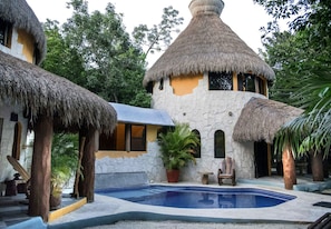 Individually decorated, individually furnished, laptop workspace - Raíces del Cielo Oasis Holístico (Puerto Morelos)