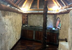 Design-Haus | Badezimmer | Kostenlose Toilettenartikel, Haartrockner, Handtücher, Seife