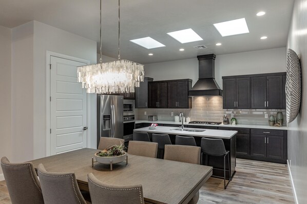 Townhome, Multiple Beds (Modern Ledges) | Private kitchen