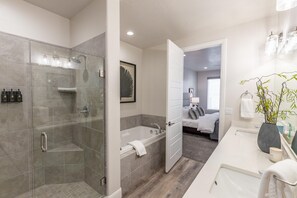 Residenza, letti multipli (Modern Ledges) | Bagno