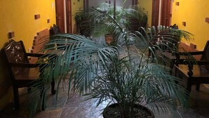 Lobby - Hotel el Sitio (Santa Cruz del Quiché)