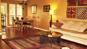 Smart TV, fireplace, stereo - Eden Isle gem! Beautiful vacation condo walking distance to Red Apple CC (Heber Springs)