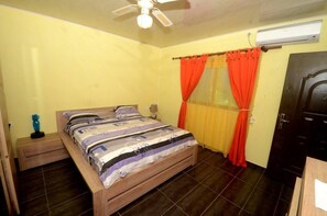 Ropa de cama de alta calidad y muebles diferentes 