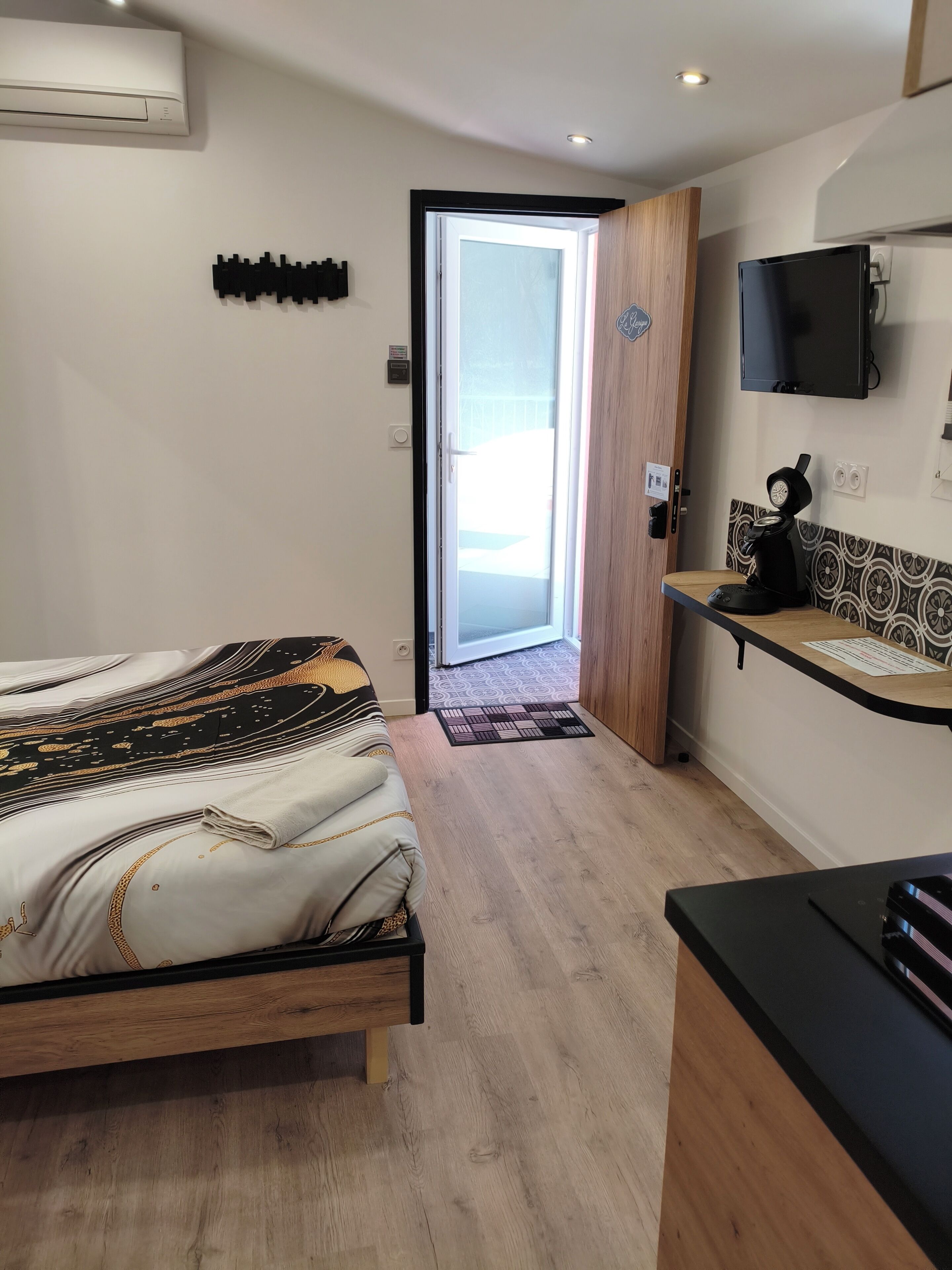 11 bedrooms, iron/ironing board, free WiFi