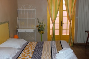 11 chambres, fer et planche à repasser, Wi-Fi gratuit