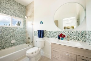 House, 3 Bedrooms | Bathroom | Hair dryer, towels
