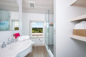 House, 2 Bedrooms | Bathroom | Towels