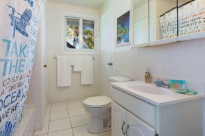 House, 3 Bedrooms | Bathroom