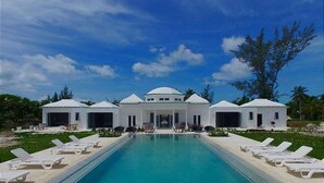 Unclassified image, 2 of 32, button - Wild Orchid 3BR by Eleuthera Vacation Rentals (Governor's Harbour)