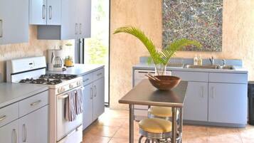 Casa, 4 habitaciones | Cocina privada